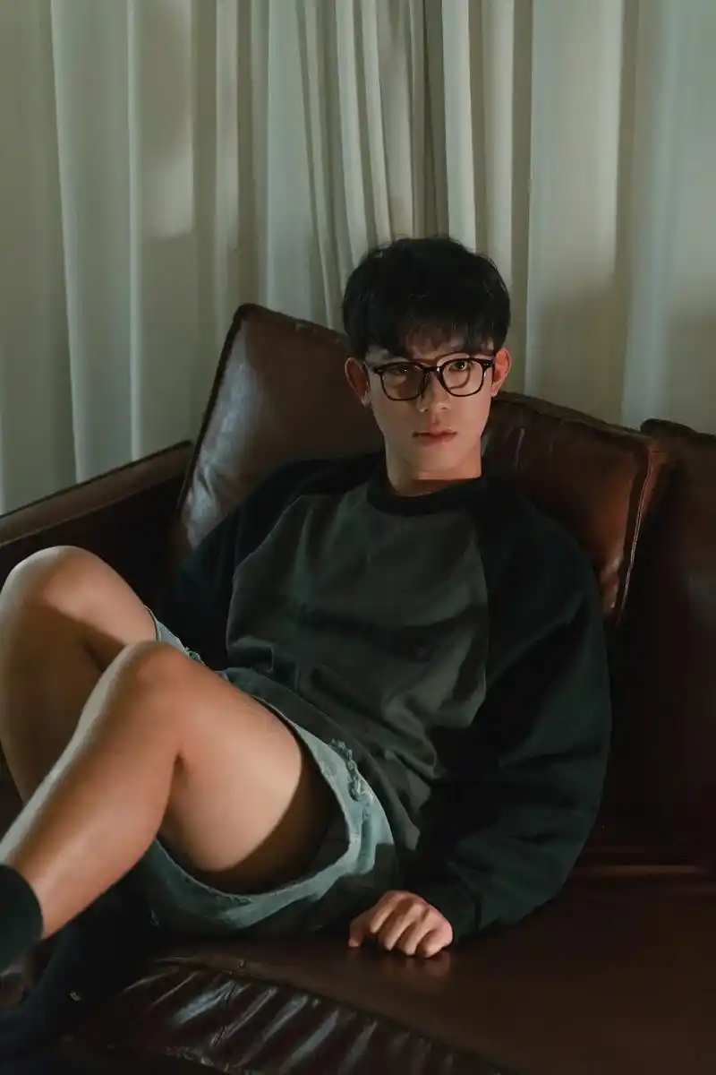 "各位小大人儿童节快乐"#男生写真 #少年感 #男孩子真是可 - 抖音