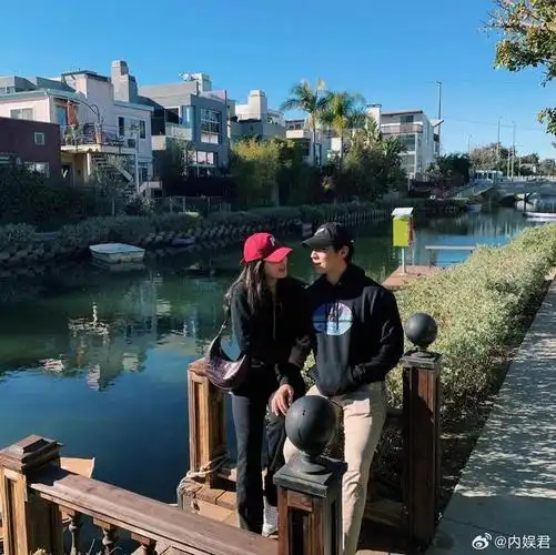 马伯骞弟弟英年早婚了,98年的马仲骞和女友99年……|马伯骞_新浪新闻