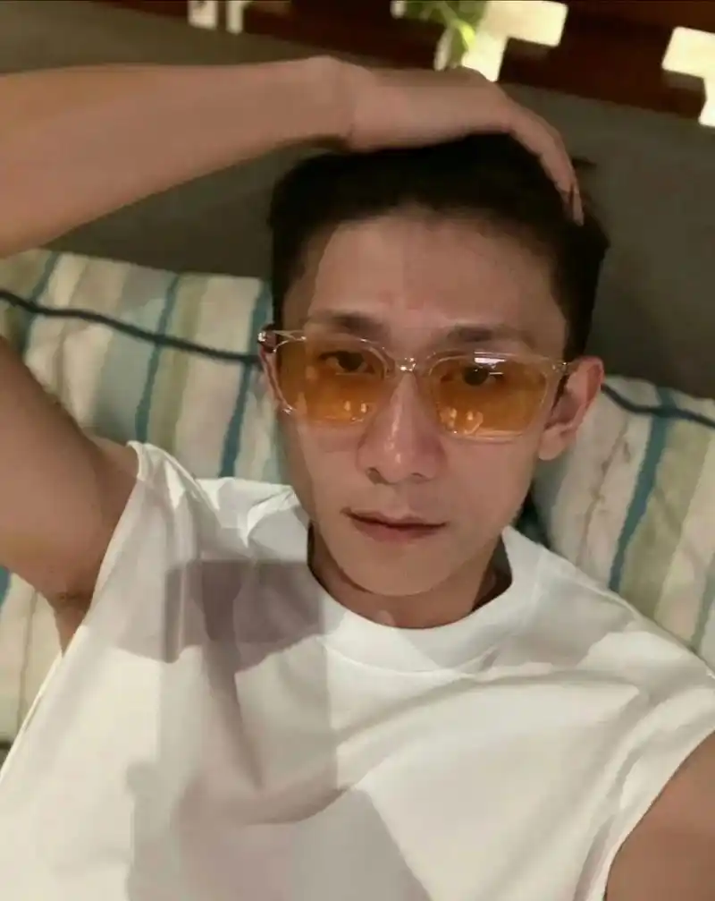 藏了那么多年还是没藏住,张一山和韩红竟然是这种关系  韩红大家都不