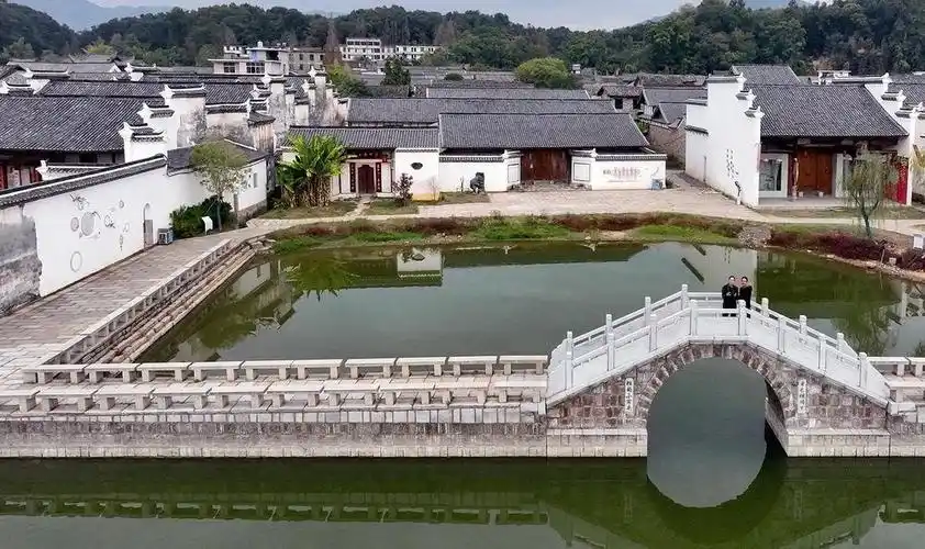 10月25日,宜丰县天宝古村新貌. (何贱来 摄)