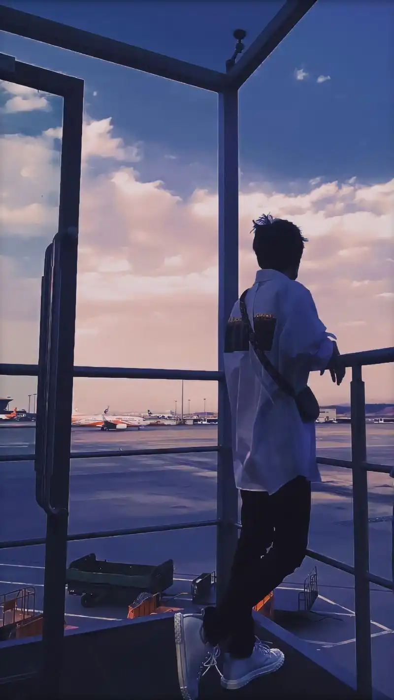 tfboys分享210207王俊凯帅气背影图片大合集令人心动的完美凯boss