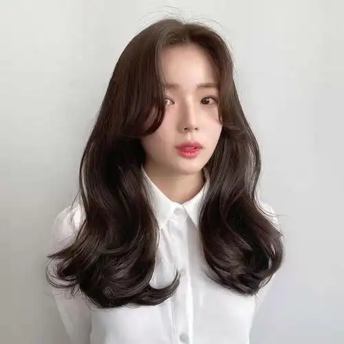 今年这三种颜色很流行,选对头发颜色显白又时尚,洋气又显年轻