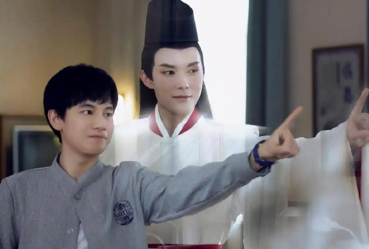 《棋魂》褚嬴带领小光进入了围棋世界虽是想借助小光的帮忙完成自己的