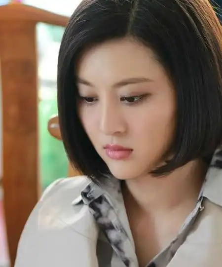 甘露个人资料图片三围甘露家庭背景个人经历