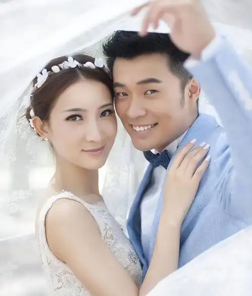 回顾陈赫:二婚娶网红张子萱,婚后连生二胎如今一家四口其乐融融