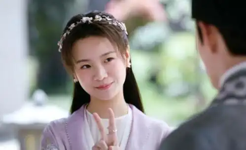 力作,这部剧的最大噱头无疑也落在她的肩上,从之前李庚希的作品来看