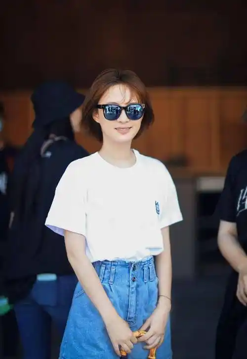 原创孙俪又换新发型齐耳泡面头配娃娃领套装刻意扮美却没成功