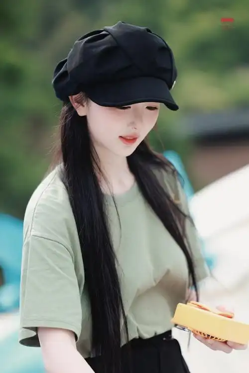 美到头发丝都会打招呼的可爱雪雪  @孔雪儿