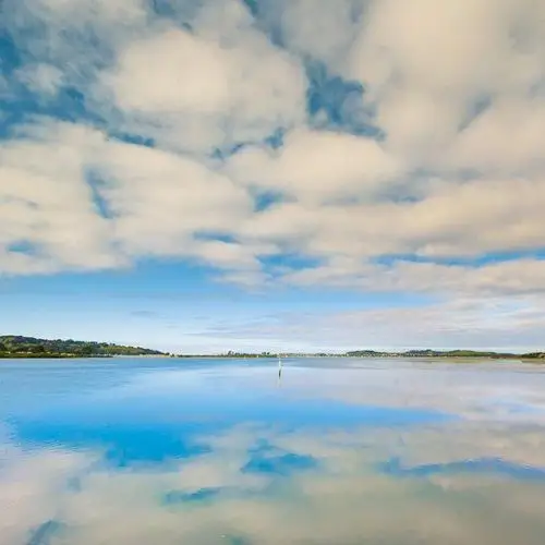 望着远方,放空心灵,感受那份悠然,让心找到一片净土.