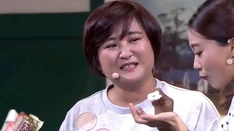 当贾玲在赶超吴京创纪录,也给自己挖了2个陷阱_李焕英