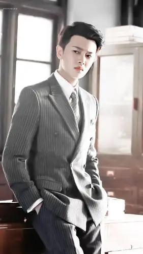 神仙颜值!任嘉伦的现代装居然这么好看!