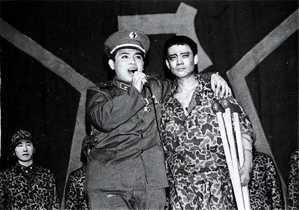 纪实独腿英雄徐良1987年登上春晚红极一时最后因谣言妻离子散