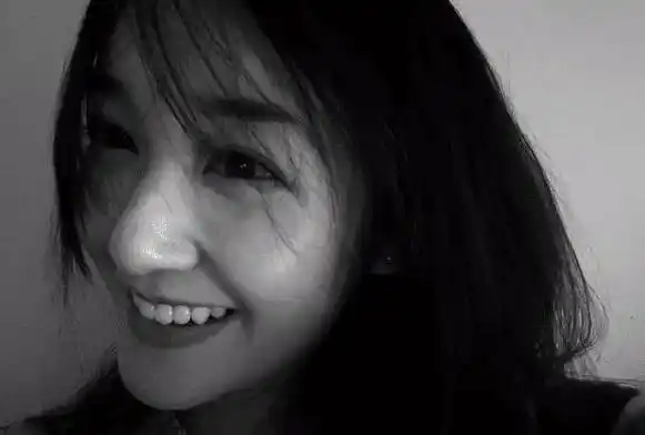 20岁蒋依依晒寒假自拍脸颊有肉显可爱看到漫画鼻我酸了