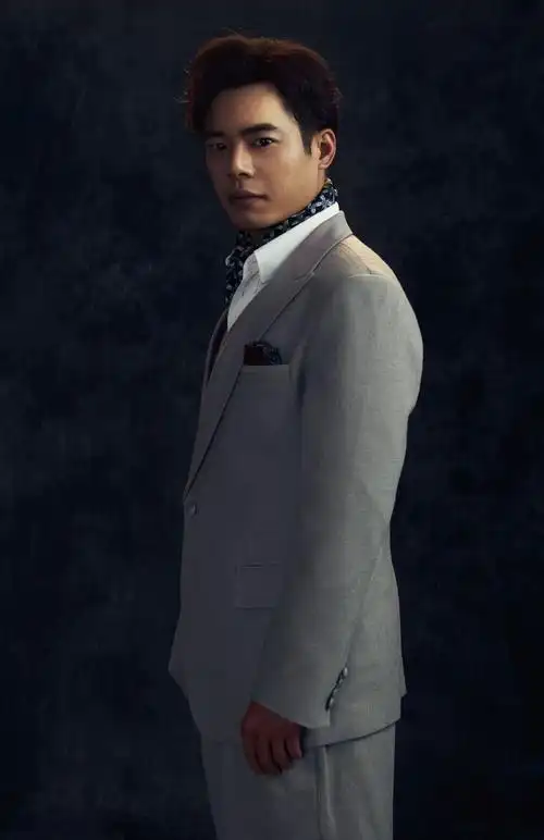 王维帅*   饰   安德雷尼伯爵张琦   饰   安德雷尼伯爵夫人祖永宸