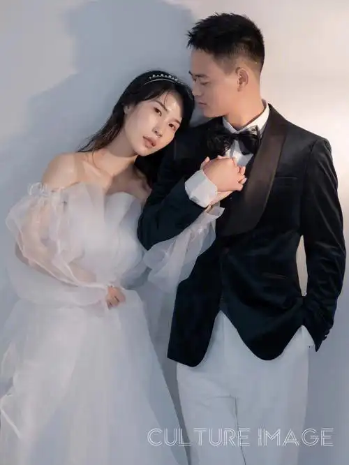 美哭2021最新绝美的极简婚纱照