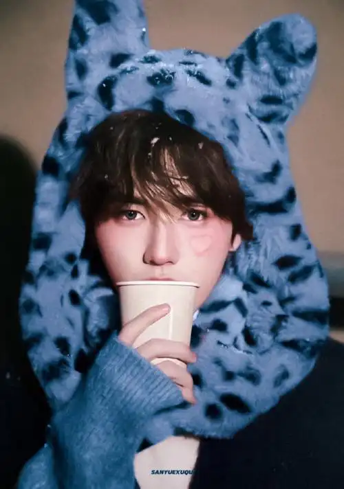 寄一封蓝色的信    摆烂小鱼|轩  @时代少年团-宋亚轩  #宋亚轩 心动