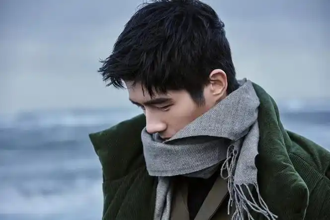 刘昊然 「少年冰语」冰岛写真