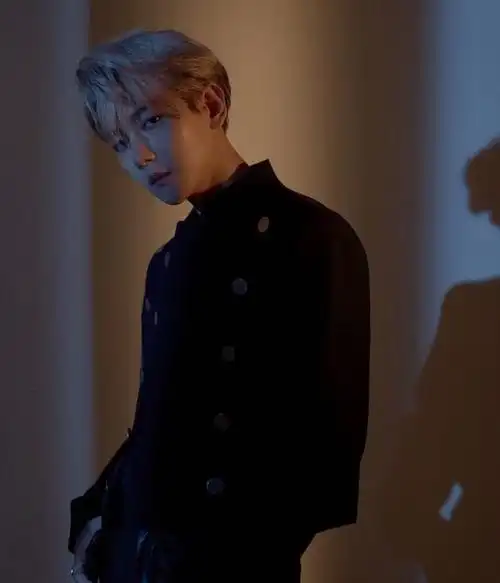 边伯贤新专上线多套造型演绎高冷啵啵虎居然还撞衫张颜齐