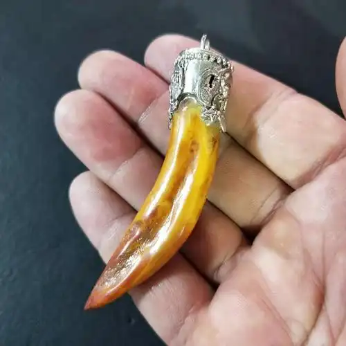 镶白铜珐琅彩野猪牙吊坠 古玩文玩杂项小野猪牙挂件批发