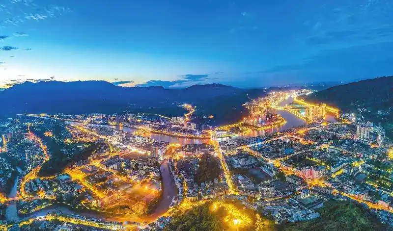 雅安市雨城区:发动名县新引擎 引领全域大发展