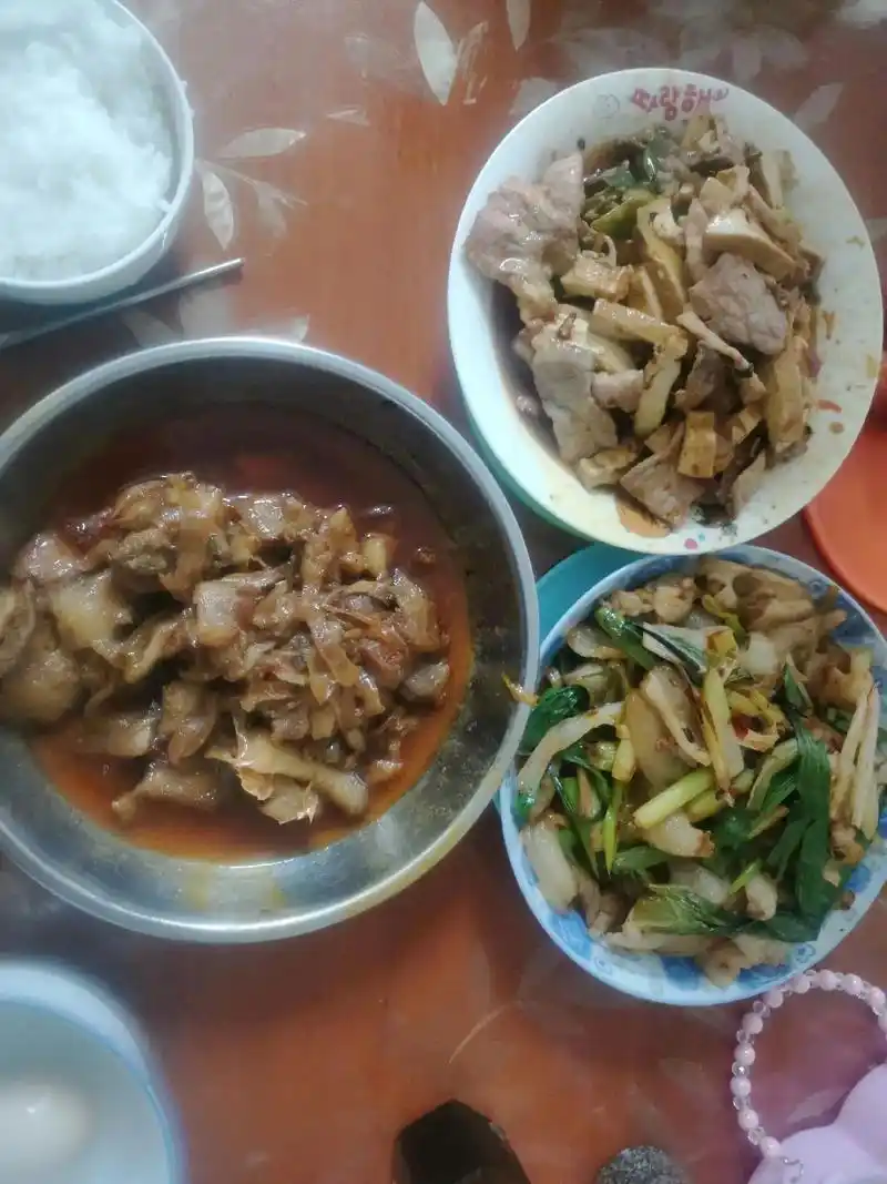 肉#肥锅肉#农家肉#父亲母亲寄过来的肉#家常便饭吃得香 #自 - 抖音