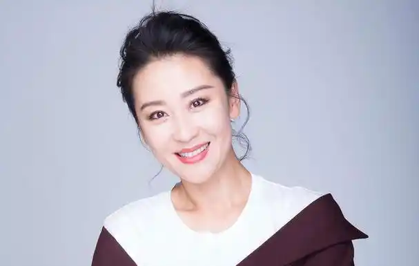 回顾分开多年后,如今再看苗圃和罗晋的境况,两人差距已一目了然