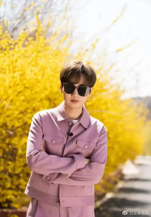 汪苏泷出道以来也专注于自己的事业,但他的感情生活也受到关注,前几天