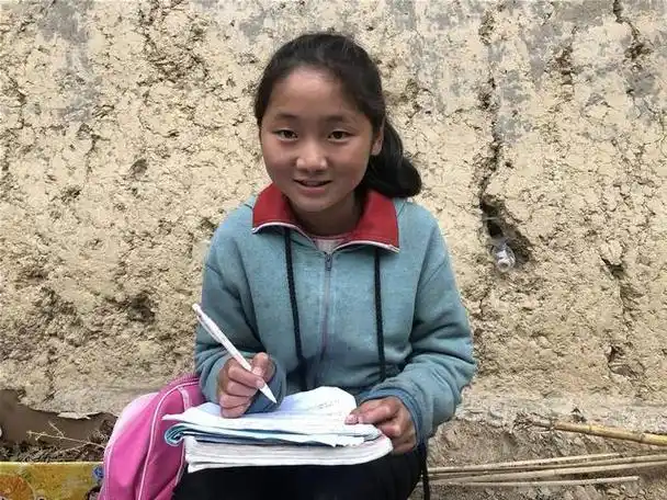 央视肖晓琳退休5个月在美国儿子家离世临终26字遗言引深思