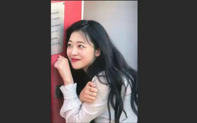 彩铅自学绘画崔雪莉