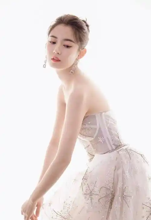 陈钰琪新剧《超时空罗曼史》开播,至今单身的她,美得让人窒息_观众