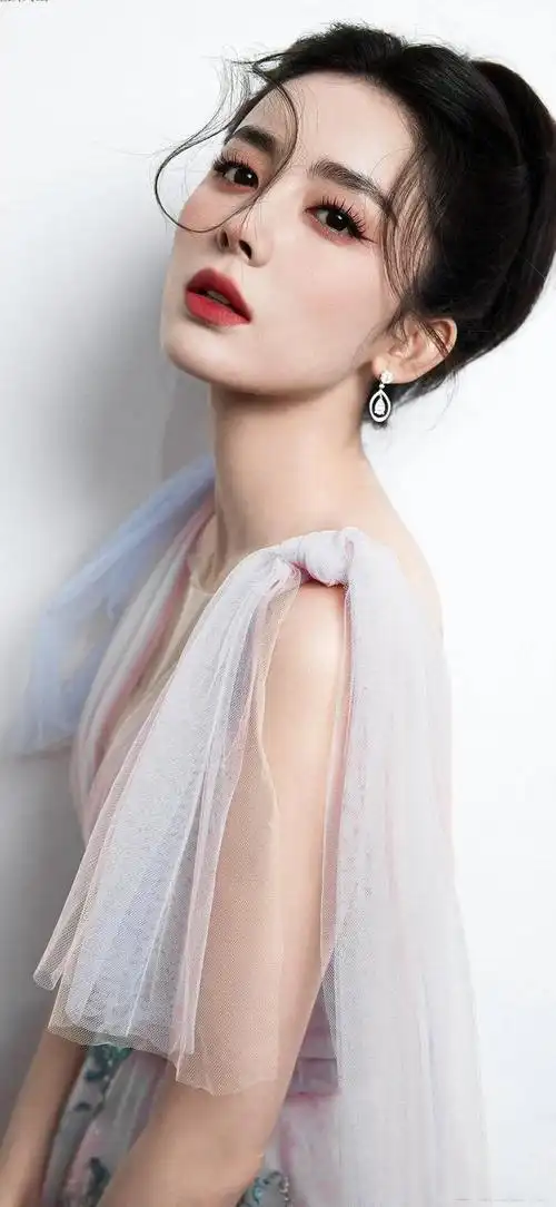 古力娜扎甜美系壁纸组图