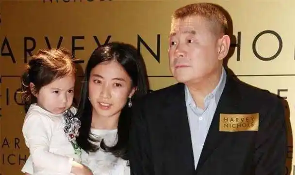 刘銮雄:感情生活精彩纷呈,让不少男人羡慕妒忌恨