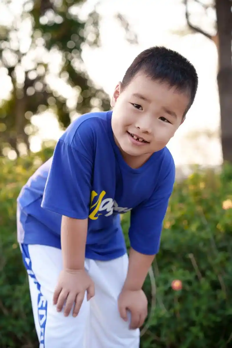 今日份的小可爱已上线 #阳光小男孩 #愿你无忧无虑健康快乐 - 抖音