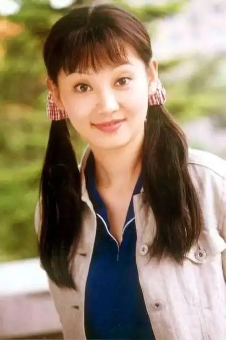 冯小刚:执导《大腕》时差点死在片场,他在家叫徐帆"阿姨"