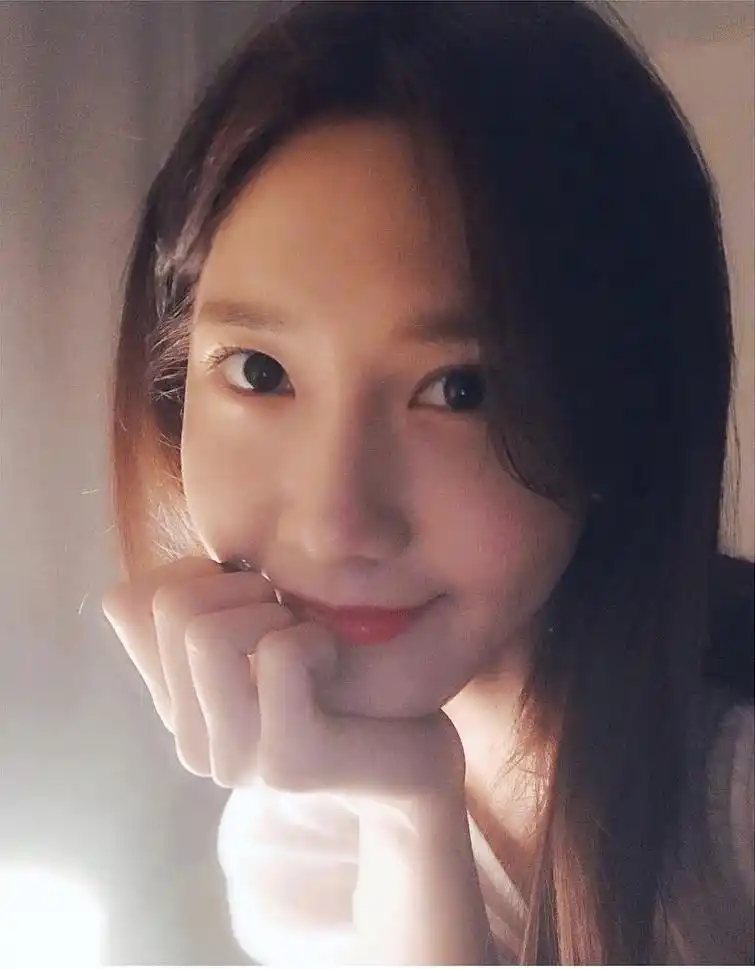 少女时代林允儿的日常自拍 被称为"最美初恋"的她果然颜值满分