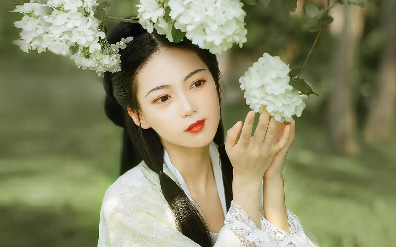 古风美女花间唯美高清桌面壁纸