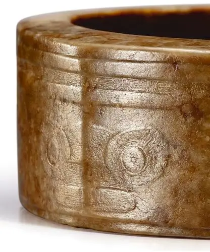 一件良渚小玉琮拍出966万高古玉潜力巨大