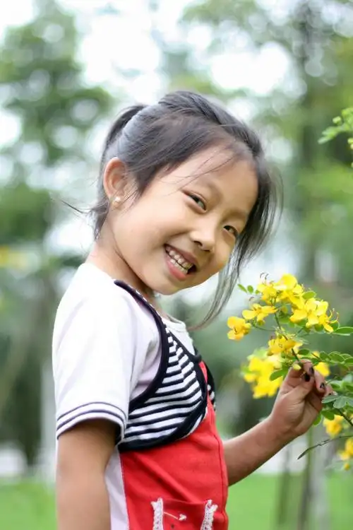 调皮可爱的小姑娘