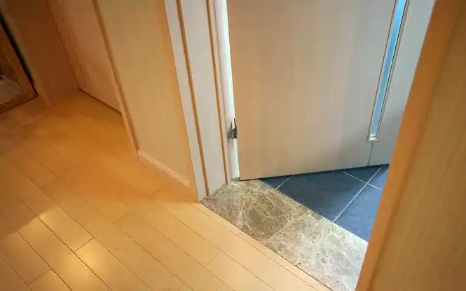 铺木地板要过门石吗 木地板过门石效果图