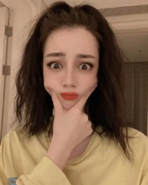 迪丽热巴最可爱的图片大全 卖萌(迪丽热巴晒最新自拍嘟嘴卖萌可爱)-中