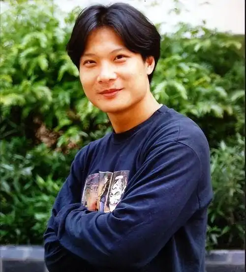 回顾"洪家班"成员晚年现状唏嘘,3位大佬已逝,狄威已成老爷爷