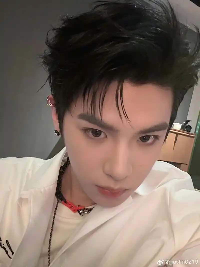 黄明昊壁纸头像第二弹#追星女孩 - 抖音