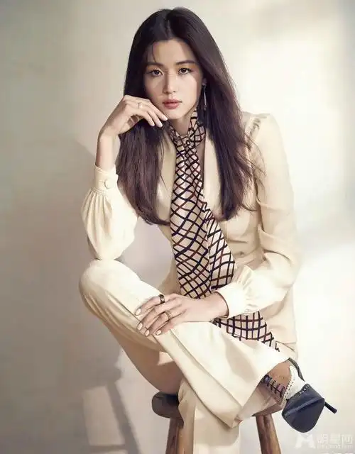 全智贤全新大片多变风格演绎时尚女王