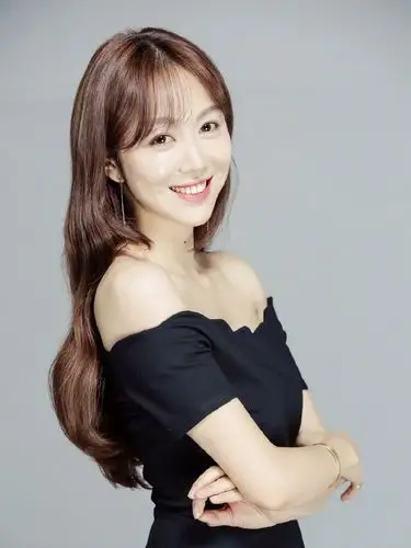 魅力十足的姜妍轻松驾驭各种风格你更喜欢哪种