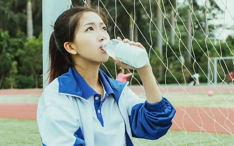 清纯学生妹唯美校园写真高清壁纸