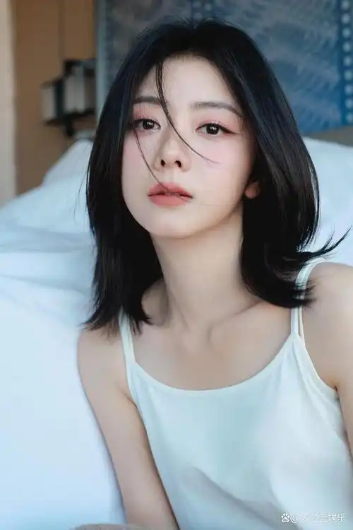 近日,一组谭松韵的最新美照在网络上曝光,引发热议.