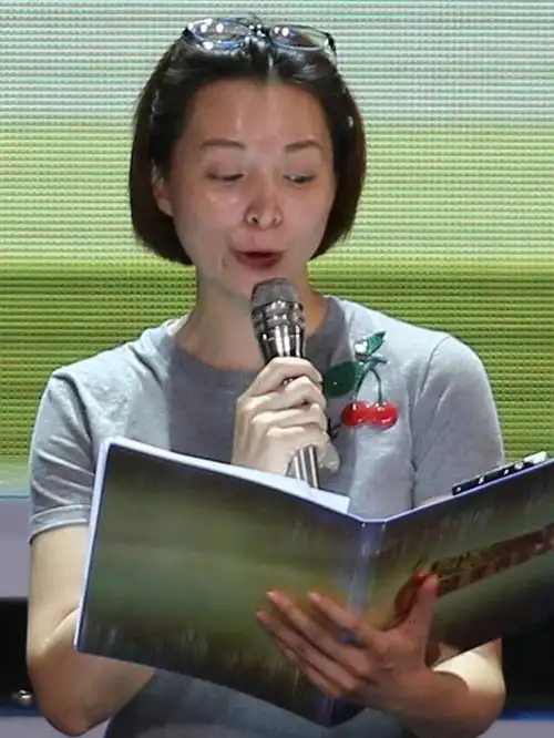 董卿素颜照老态惊人 林志玲素颜-图片大观-奇异网