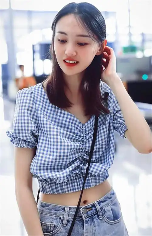 郑爽终于不再低调,"马甲线"身材好到爆,张恒好幸福!