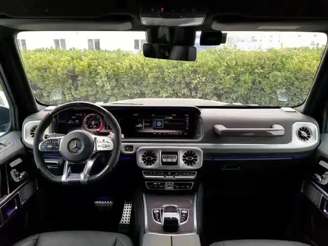 奔驰大g的碳纤维内饰