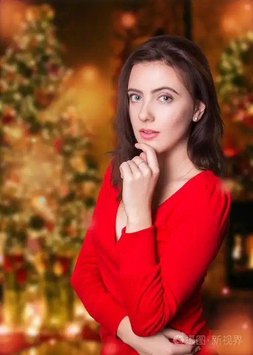 穿红衣服的漂亮女孩.隔离